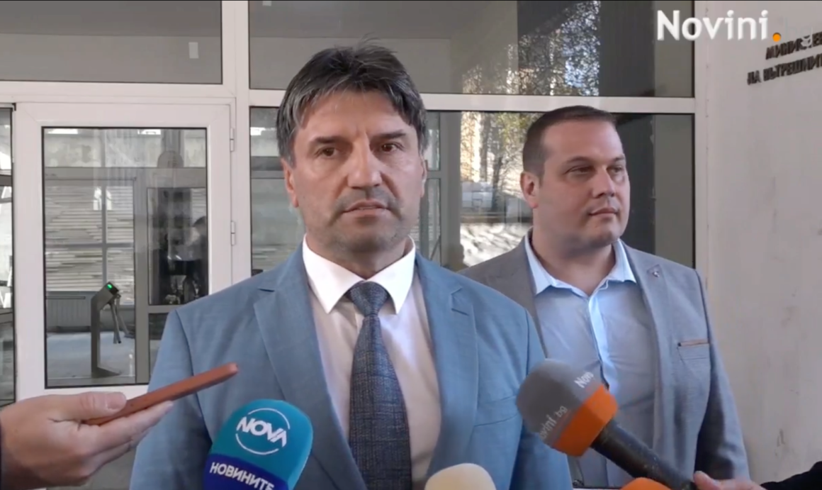 В София задържаха създатели на близнаци на крадени коли