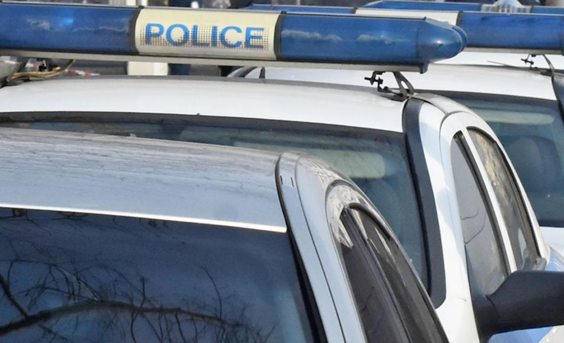 Две деца ранени при сблъсък с „Мини“ на пътен възел Мъглиж