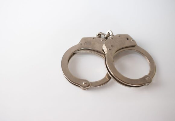 Задържаха двама за кражба на монети от църкви в Добротино